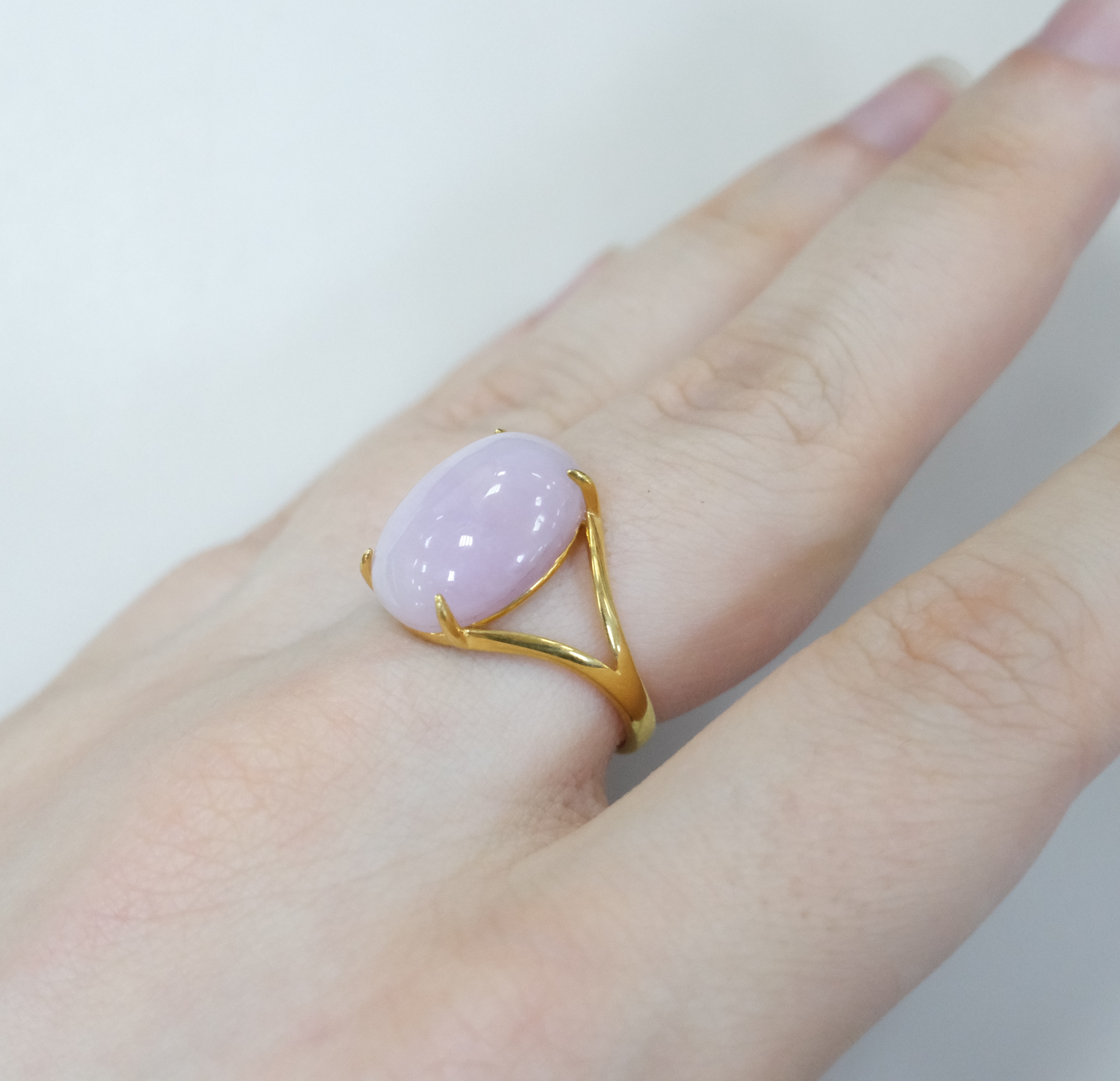 Серебряное кольцо с кунцитом